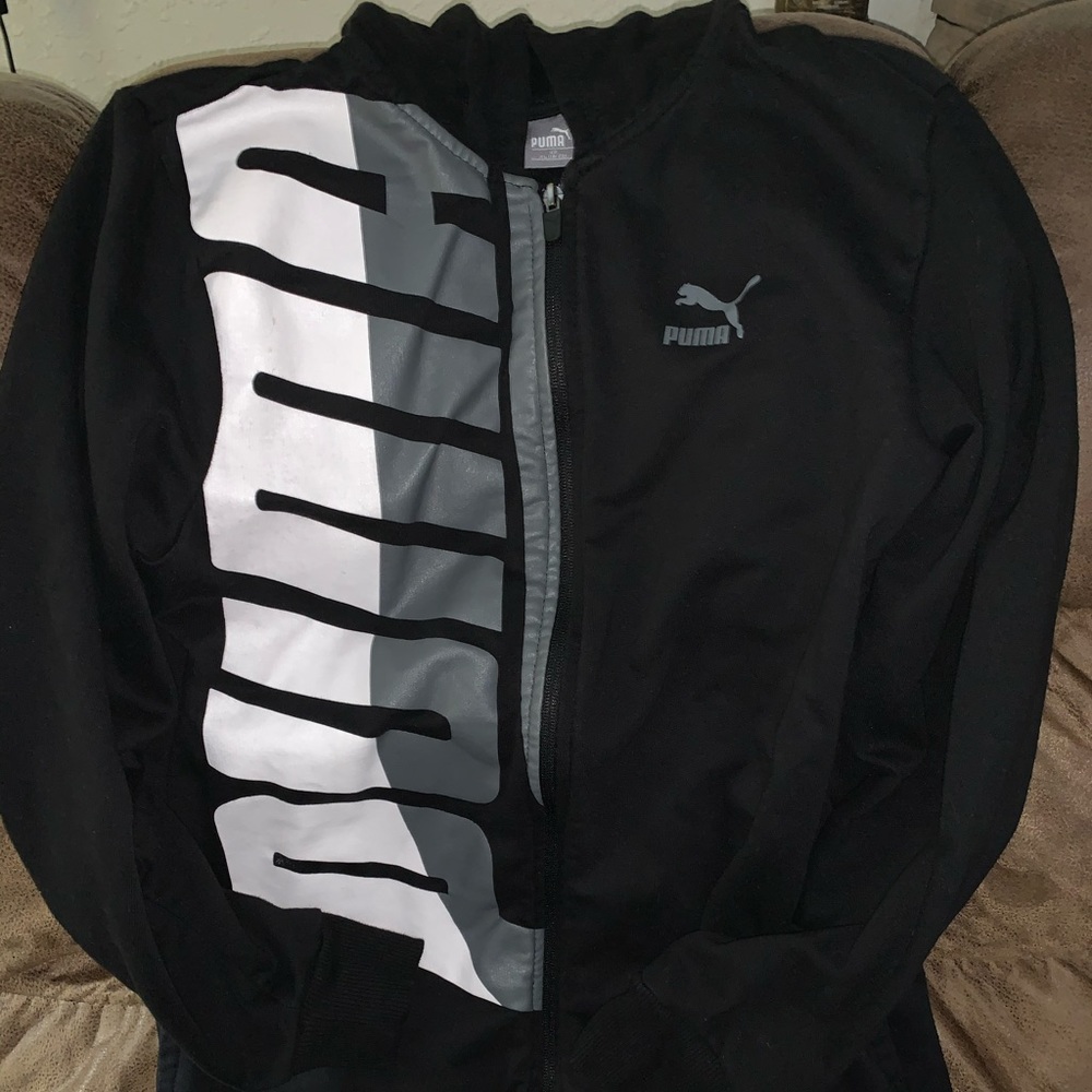 Like new Boy’s Puma zip up